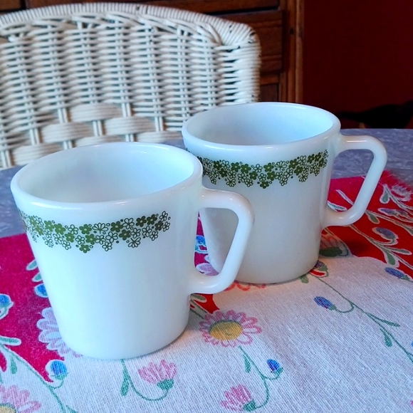 Pyrex~ 2 Spring Blossom mugs - Picture 1 of 6